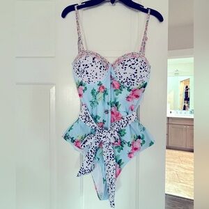 One piece swimsuit